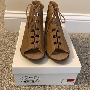 Steve Madden suede sandals
